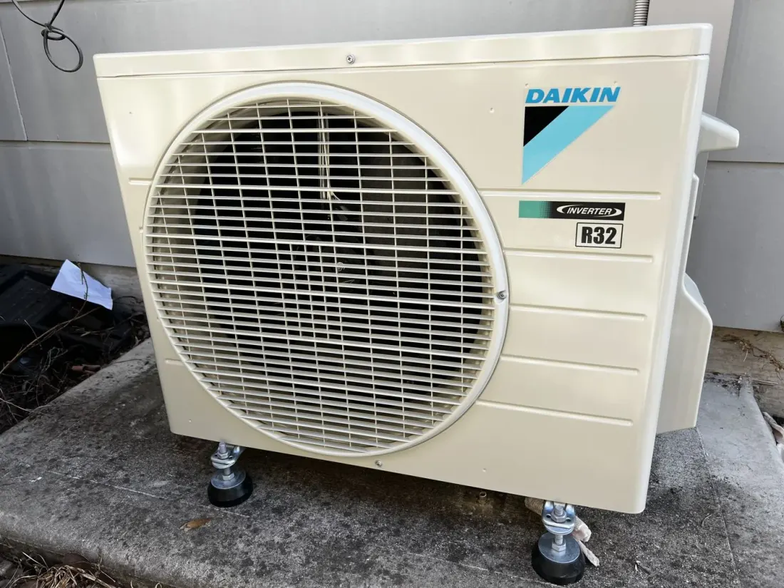 Daikin R32 condenser by Schillair