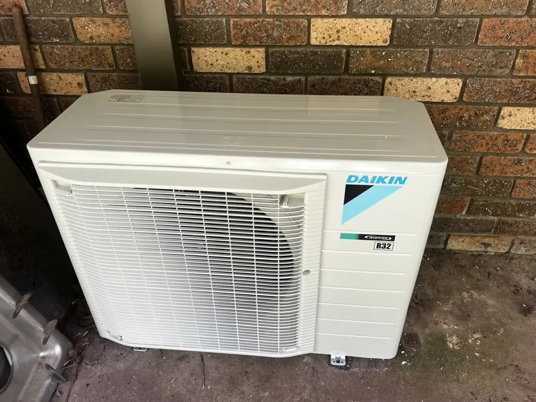 Outdoor unit install by Schillair